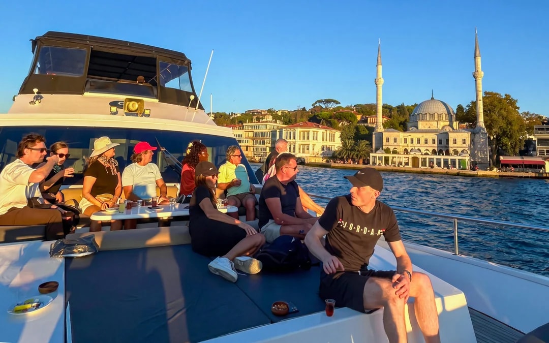 Istanbul: Guided Bosphorus Afternoon Sightseeing Cruise Image 4