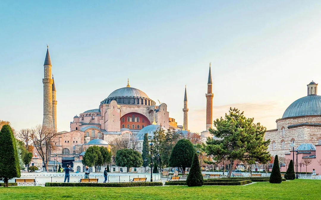 Half-Day Walking Tour of the Magnificent Mosques in Istanbul Image 11