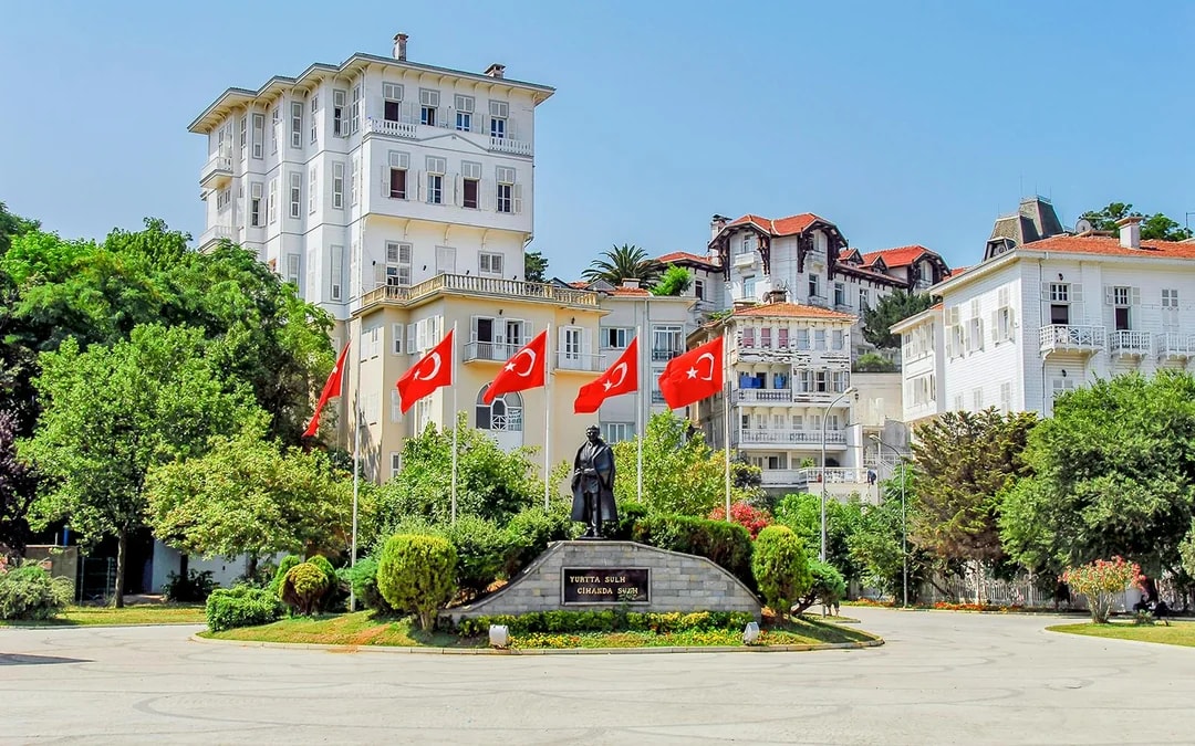 Istanbul to Princes’ Islands Round-Trip Ferry Tickets Image 7