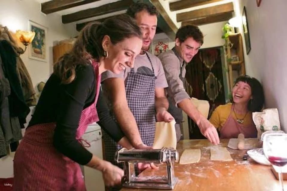 Italian Cooking Class and Dinner at a Chef's House