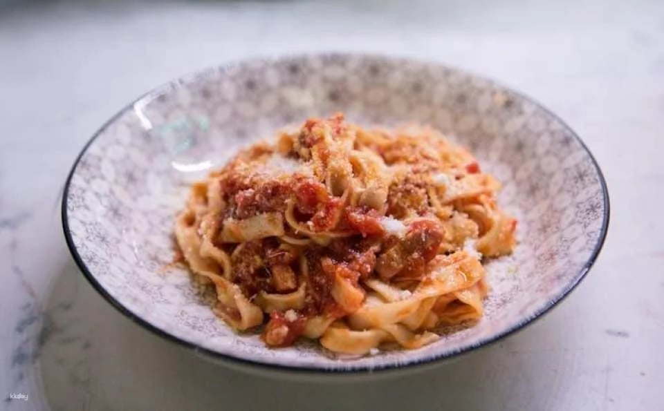 Italian Cooking Class and Dinner at a Chef's House