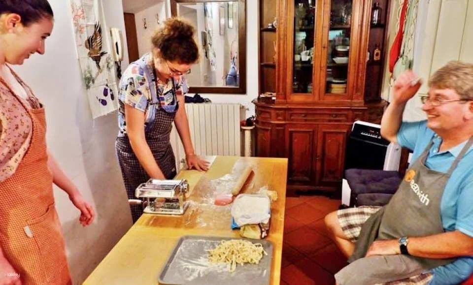 Italian Cooking Class and Dinner at a Chef's House