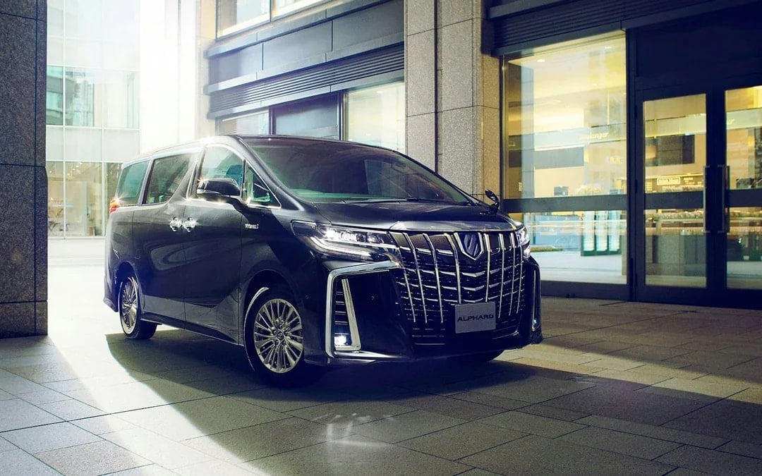 Itami Airport (ITM) Private Transfer to/from Kyoto City Image 1