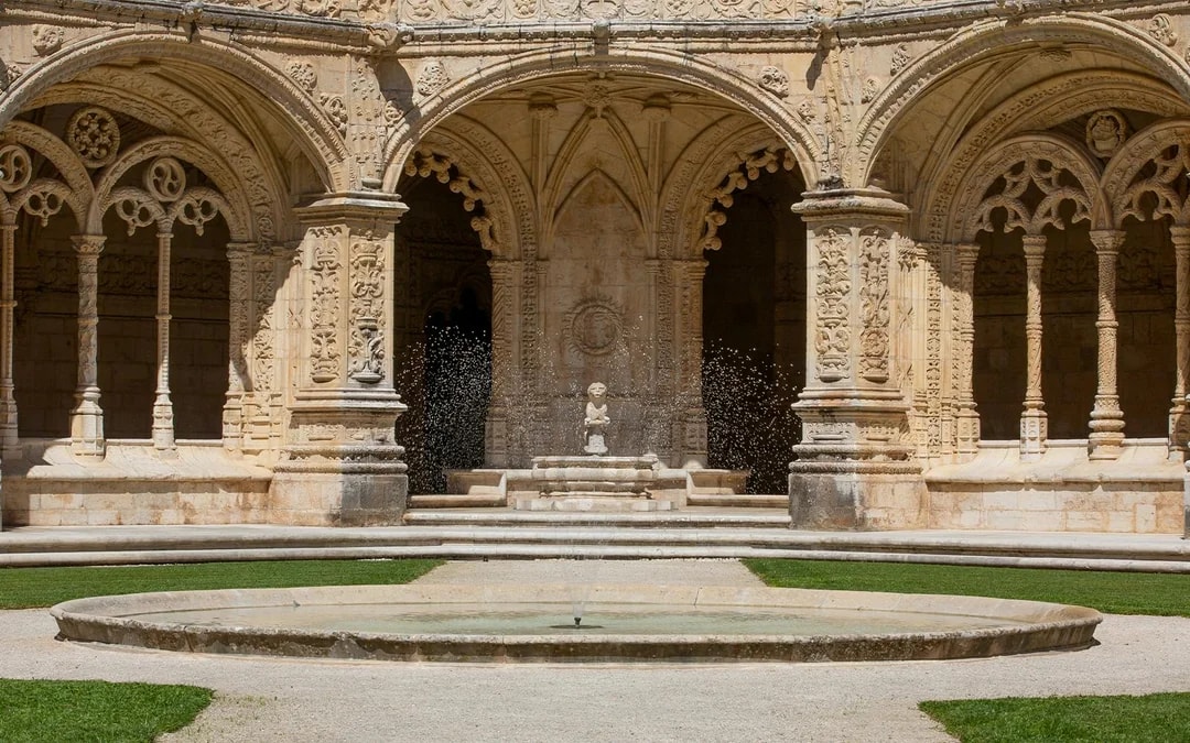 Jerónimos Monastery Skip-the-Line Guided Tour Image 5