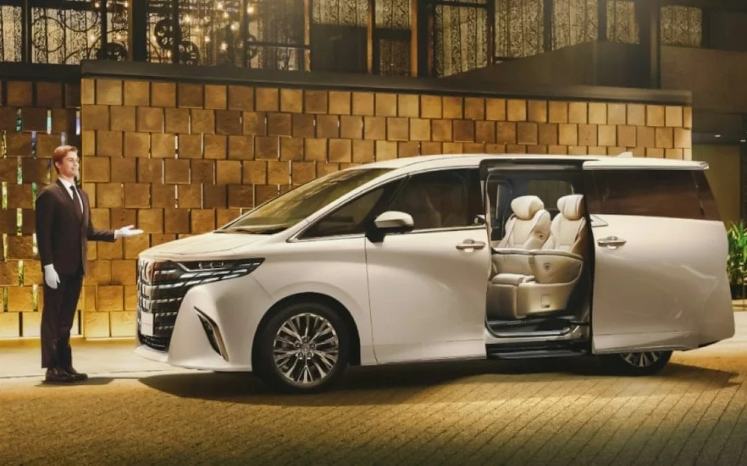 Kansai Airport (KIX) Private Transfer to/from Kyoto City Image 1