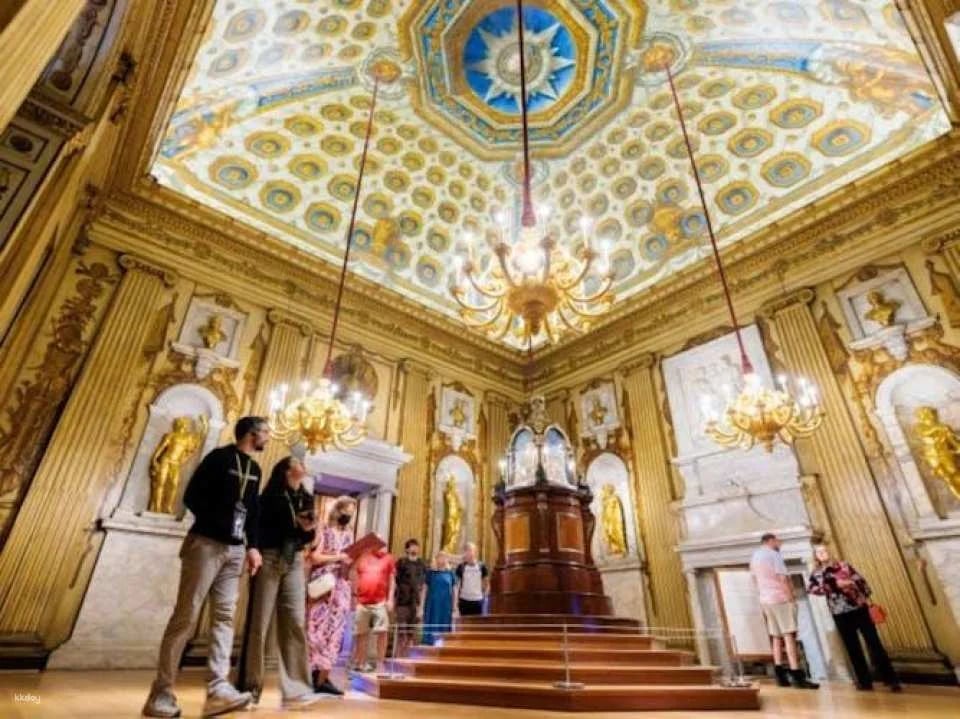 Kensington Palace and Westminster Walking Guided Tour