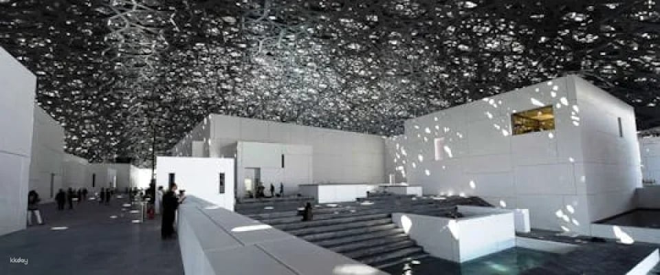 Private Louvre Abu Dhabi and Mosque visit with lunch from Dubai (117457)