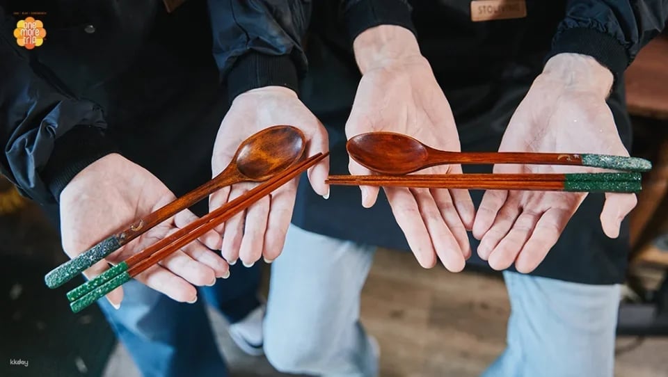 Lacquerware DIY Experience: Create a Traditional Mother-of-Pearl Spoon | Seoul, Korea
