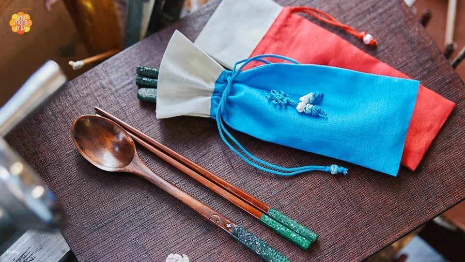 Lacquerware DIY Experience: Create a Traditional Mother-of-Pearl Spoon | Seoul, Korea