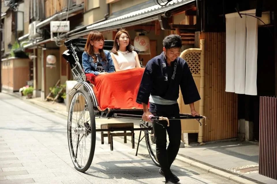 Kyoto Higashiyama Rickshaw Tour: Hōkan-ji Temple & Yasaka Shrine | Japan