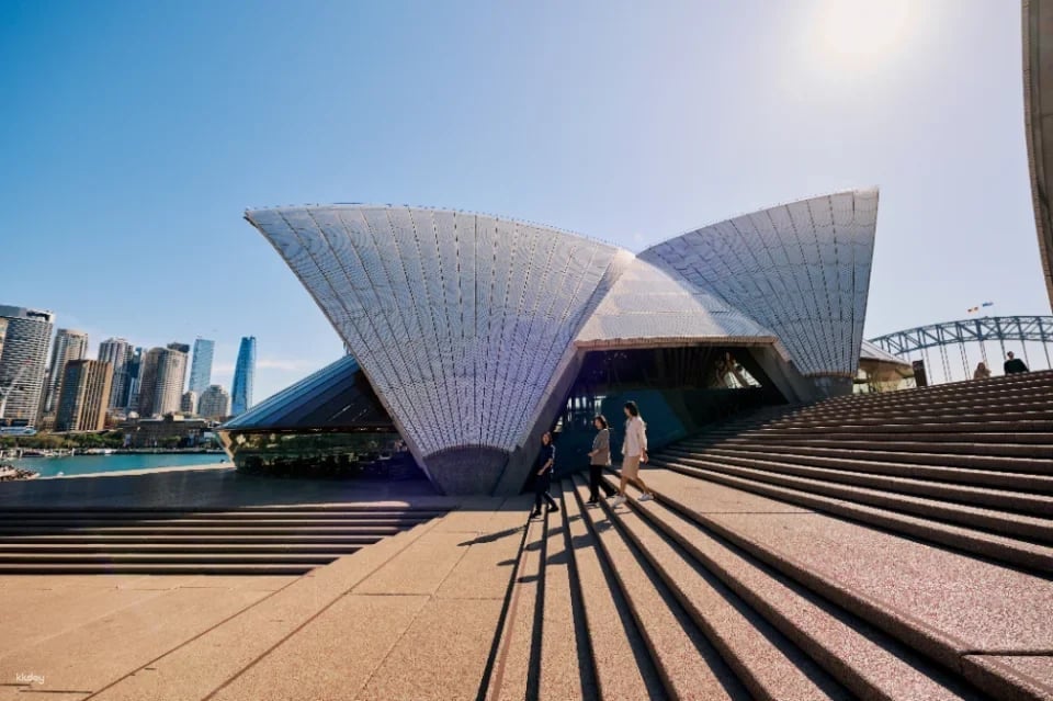Sydney Opera House Official Guided Tour with Dine in Multiple Languages (19683)