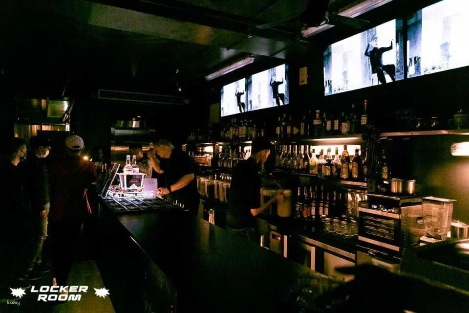 Taipei｜Locker Room Macho Show｜Nightlife Party Bar Experience｜Near Ximending