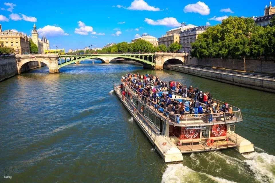 Seine River Bateaux Parisiens Cruise | France (31377)