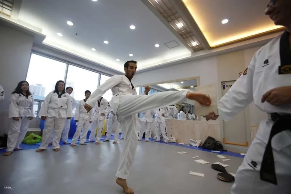 [Busan] Taekwondo Culture Experience with Traditional Uniform (529300)