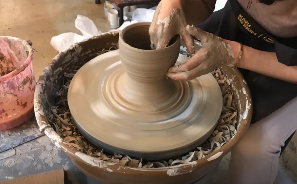 [Seoul/Gangnam]Spin Your Own Moon Jar — Hands-on Korean Pottery Class