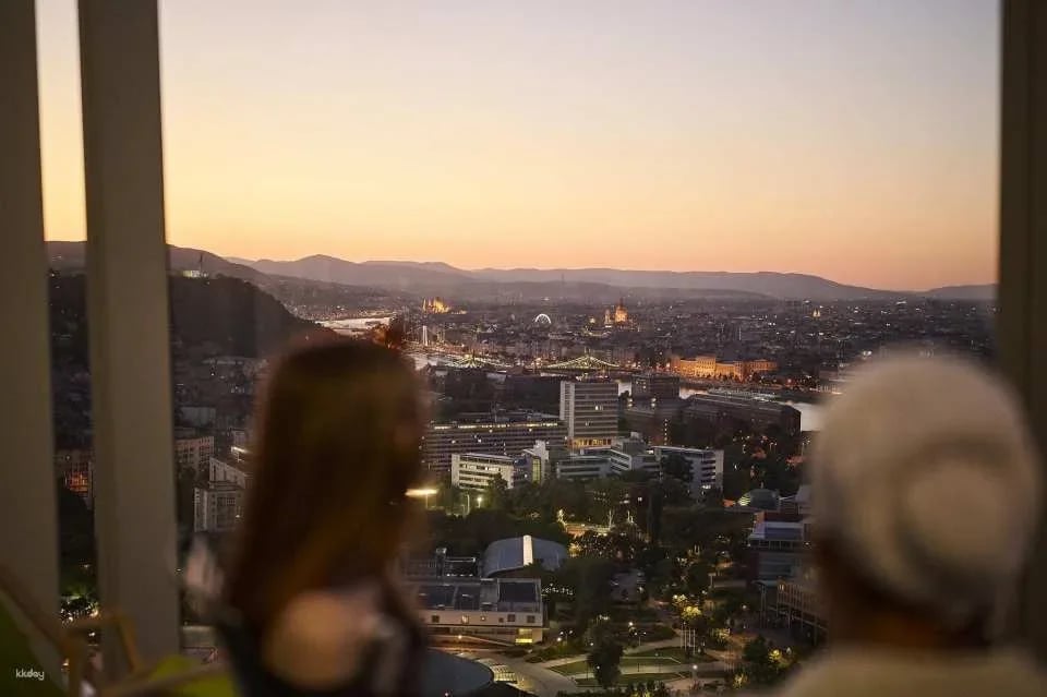 Budapest: Skydeck tower visit with 360 viewing platform