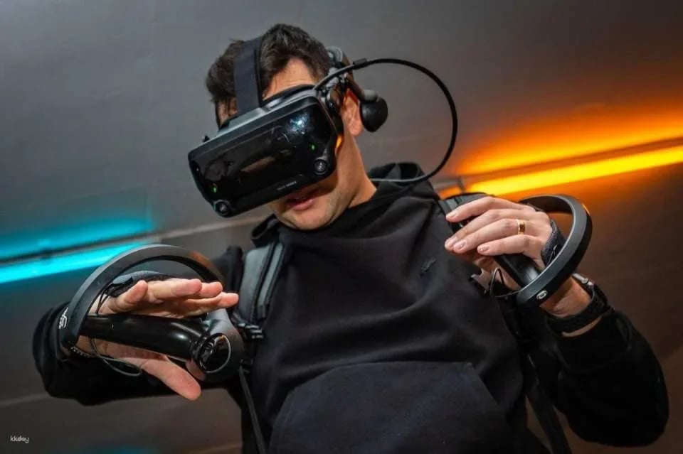 "Rotten Apple" virtual reality game in Lucerne