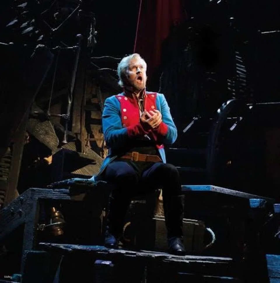 Experience Les Misérables tickets with two-course pre-show dinner