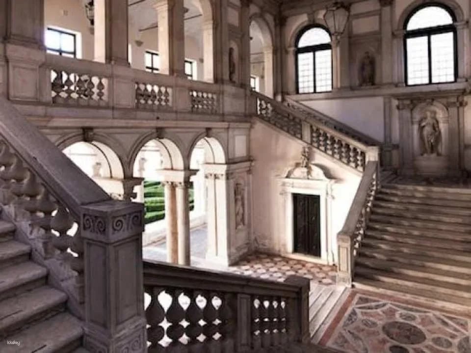 Giorgio Cini, Borges Labyrinth and Vatican chapels tour with audio guide