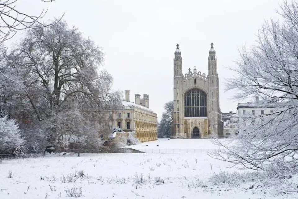 Magic Christmas tour in Cambridge