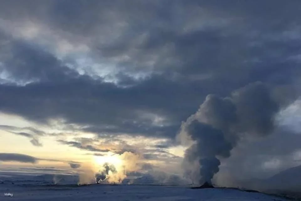 Lake Myvatn, Dettifoss, Selfoss, Godafoss, Nature Baths, and more tour