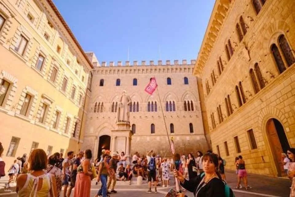 San Gimignano, Siena, Monteriggioni and Chianti with wine tasting (599088)