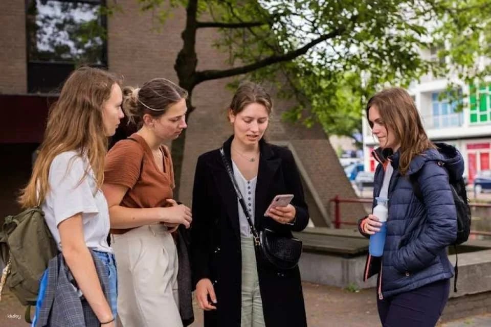 Escape Tour self-guided, interactive city challenge in Warsaw