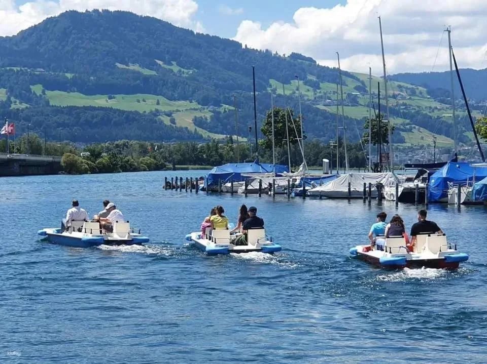 Pedalo race team event on Lake Zurich (599447)
