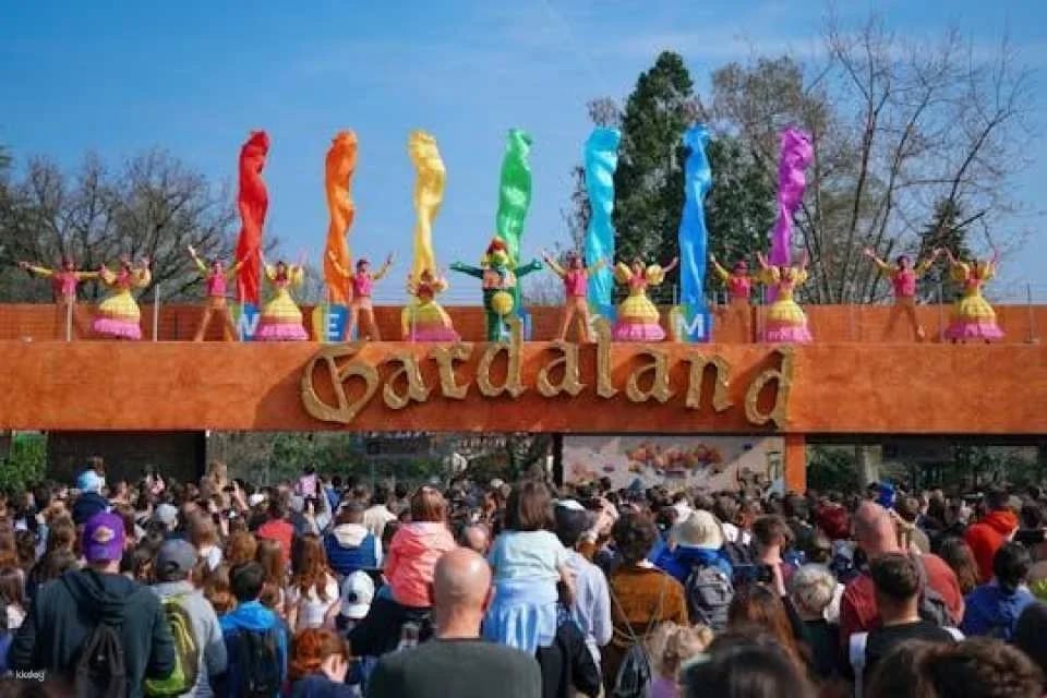Gardaland and optional SEA LIFE Aquarium entrance ticket (599976)