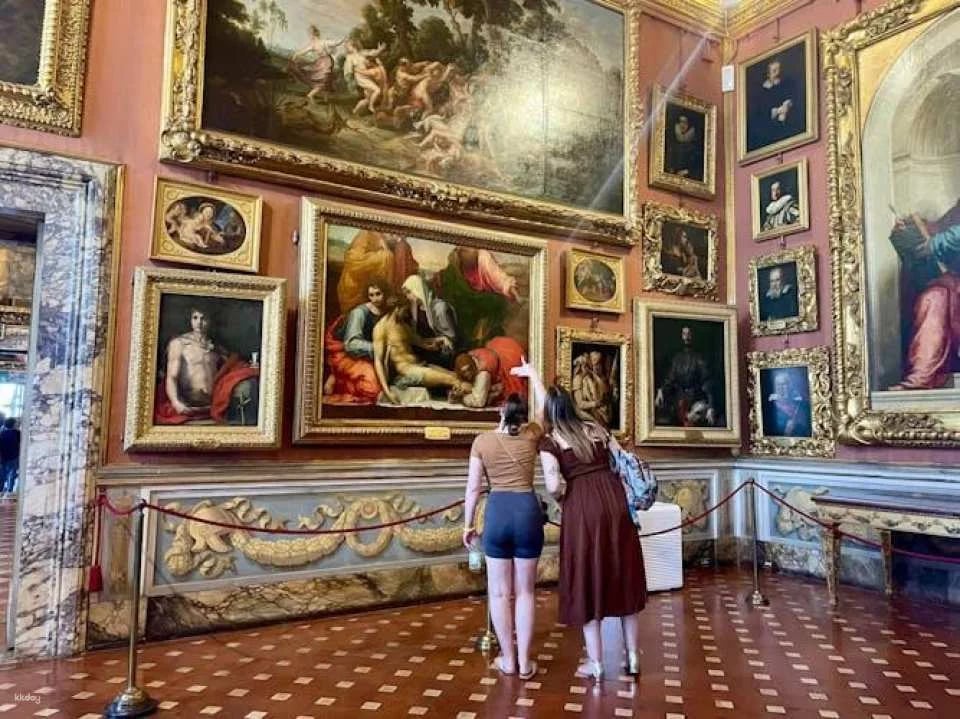 Pitti Palace private tour and Boboli Gardens tickets