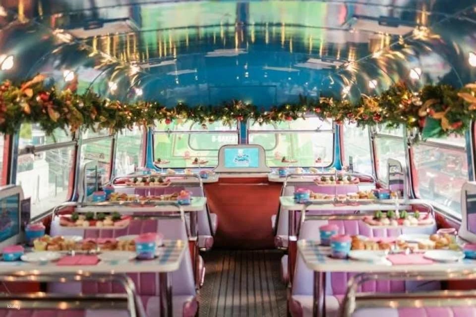 Peppa Pig afternoon tea bus tour in London