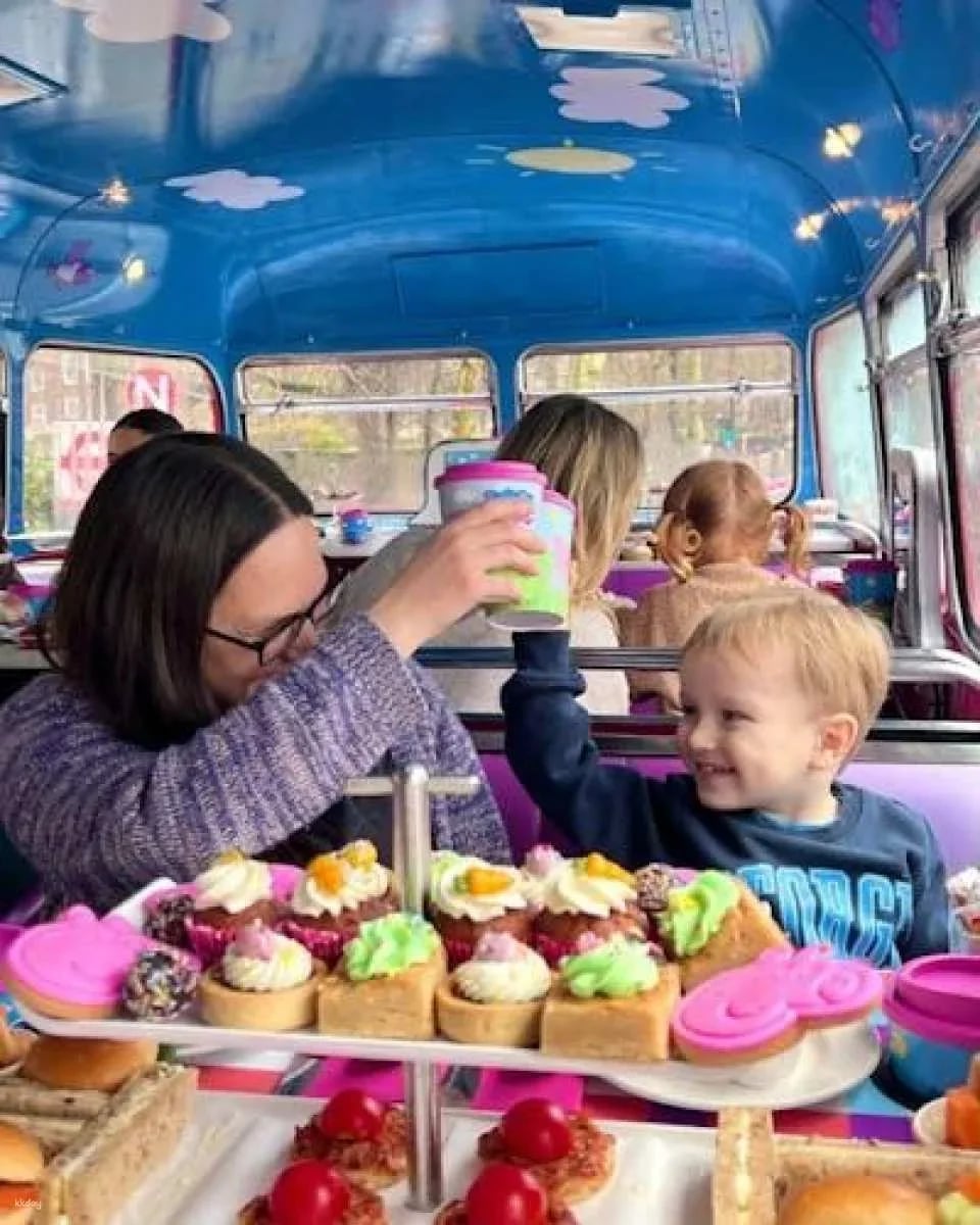 Peppa Pig afternoon tea bus tour in London