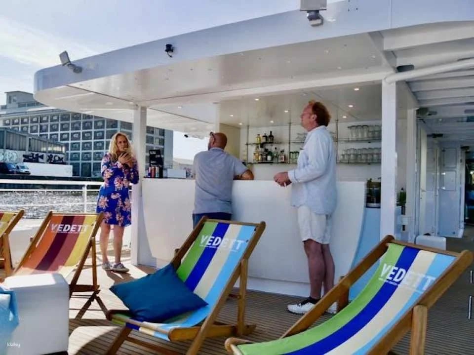 Solar-powered cruise on Berlin's Spree River