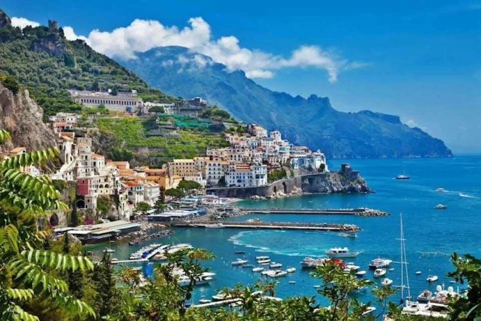 Semi-private tour to Pompeii and Amalfi Coast from Rome
