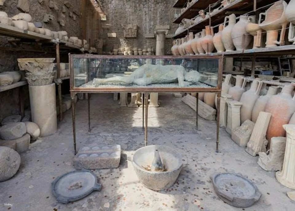 Semi-private tour to Pompeii and Amalfi Coast from Rome
