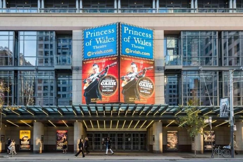 90-minute Toronto express city tour with photo stop at City Hall