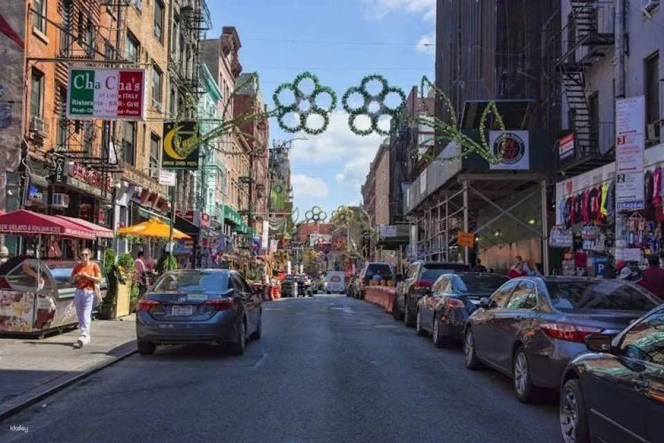Brooklyn Bridge, Statue of Liberty, and Manhattan Walking Tour