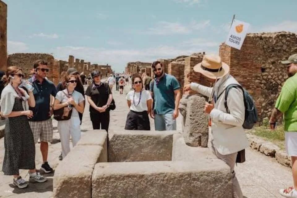 Pompeii Small Group Tour with transportation from Naples (601946)