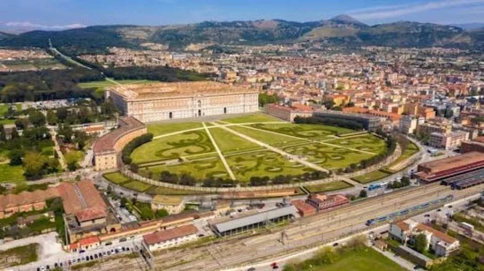 Private tour of Caserta Royal Palace with shuttle bus to English Gardens (601988)