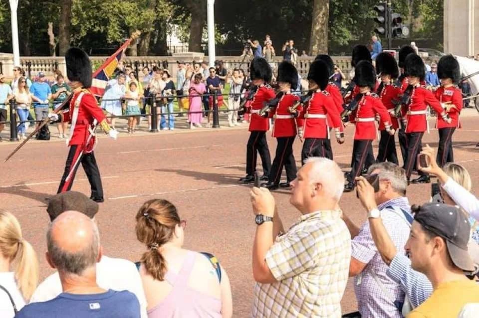 Classic London guided tour with skip-the-tickets to Westminster Abbey