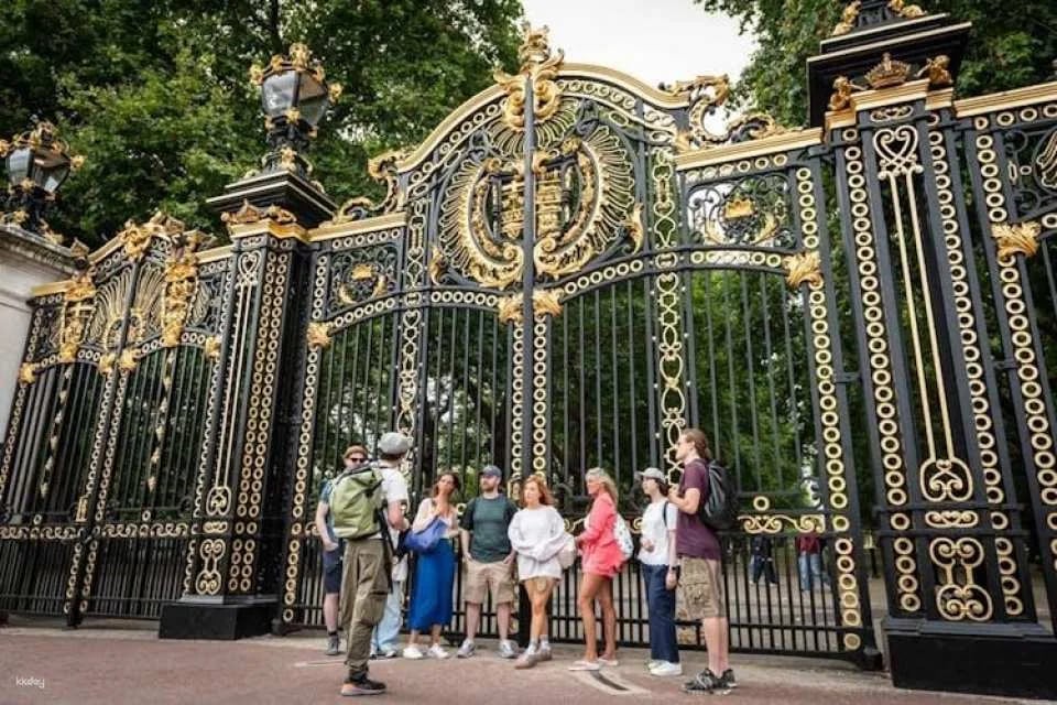 Classic London guided tour with skip-the-tickets to Westminster Abbey
