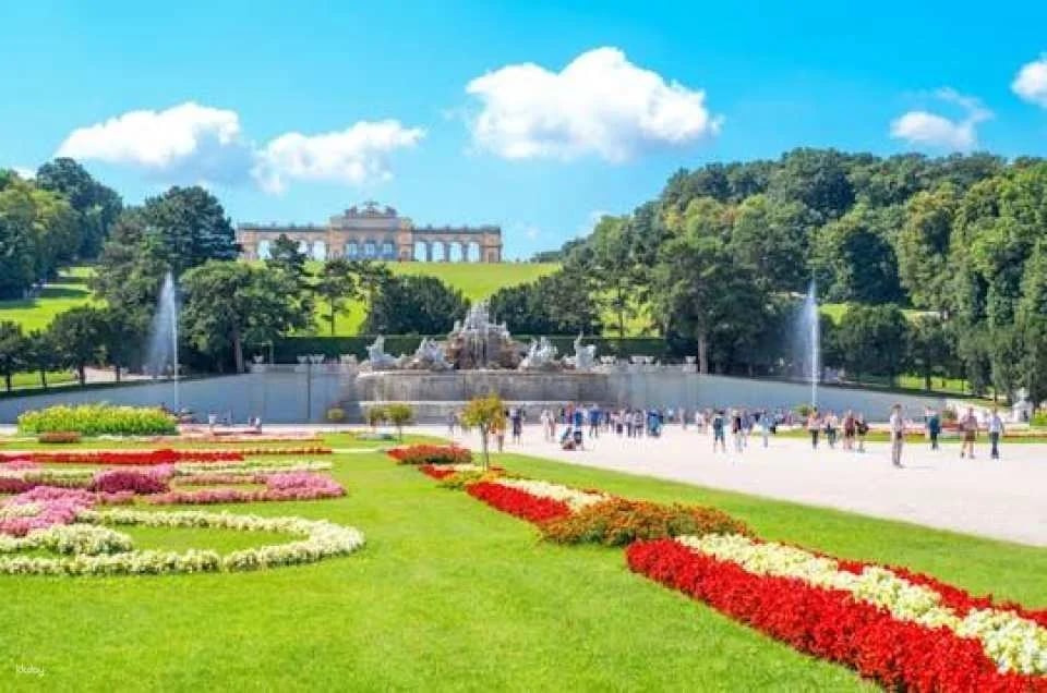 Skip-the-line tickets for Schönbrunn Palace and guided tour (602021)