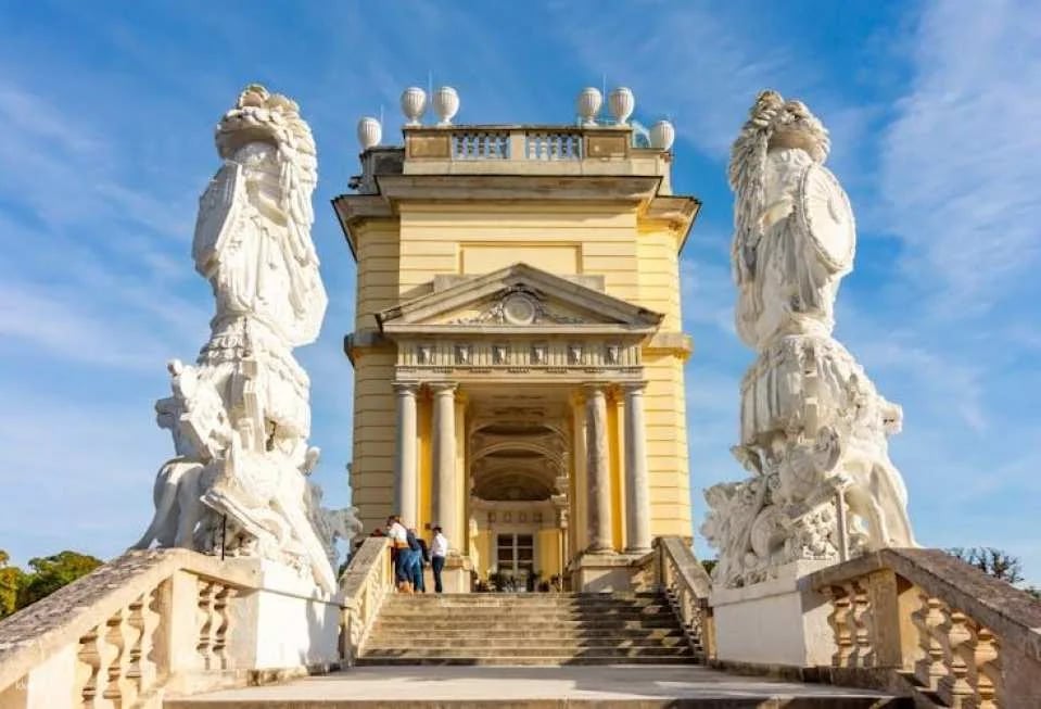 Skip-the-line tickets for Schönbrunn Palace and guided tour