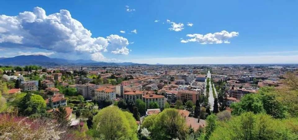 Bergamo audio guide with TravelMate app
