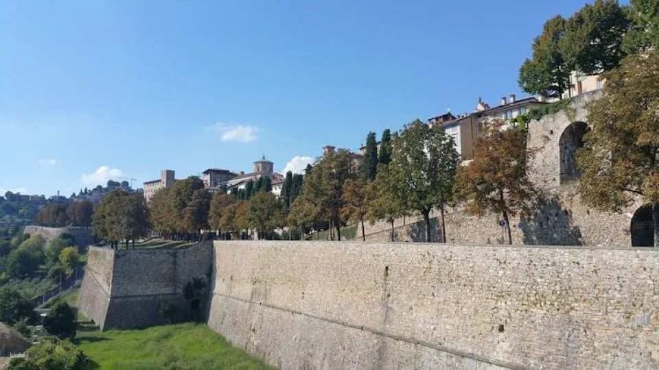 Bergamo audio guide with TravelMate app