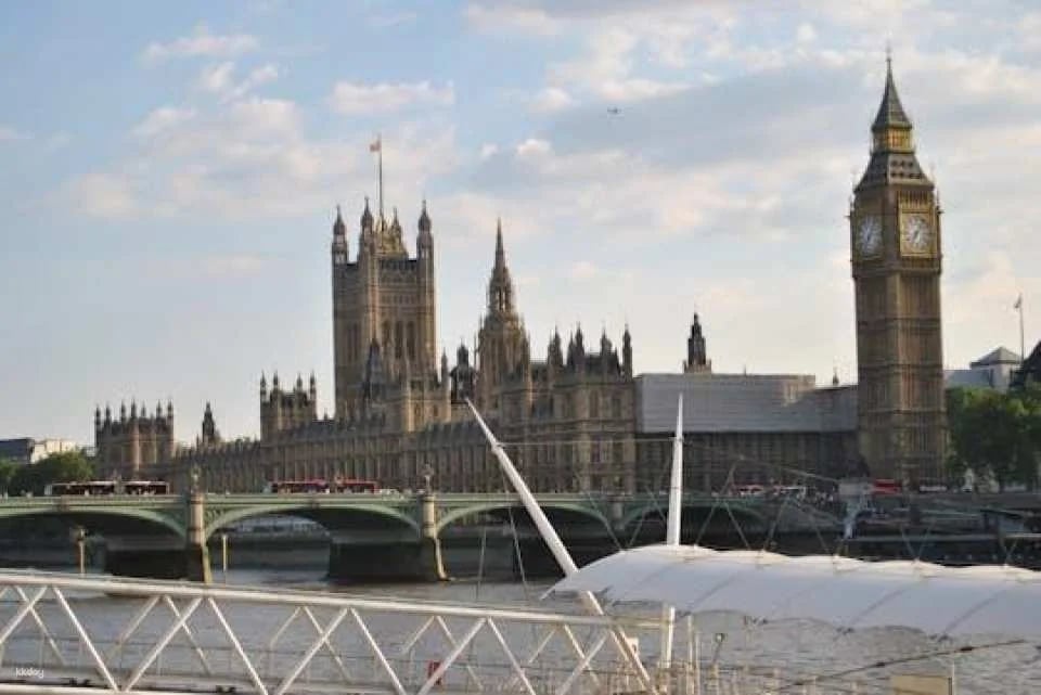 Private chauffeured half-day London tour