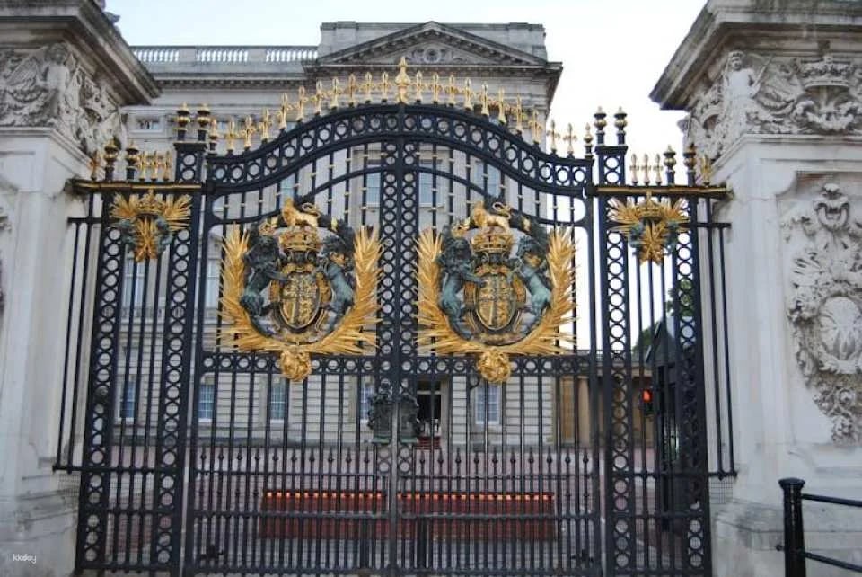 Private chauffeured half-day London tour