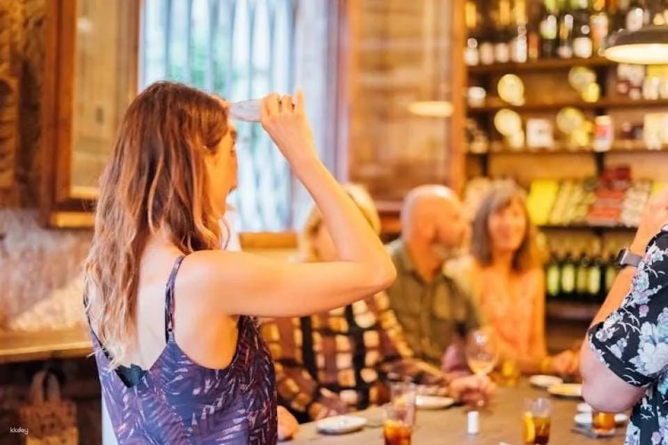 Private tapas and wine experience tour in Barcelona