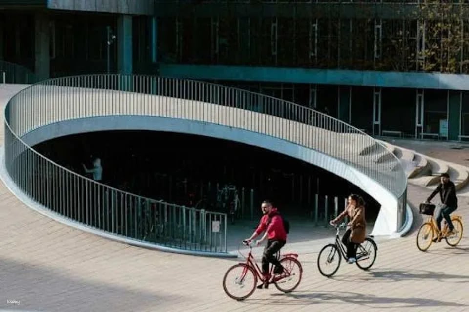 Copenhagen architecture and sustainability bike tour