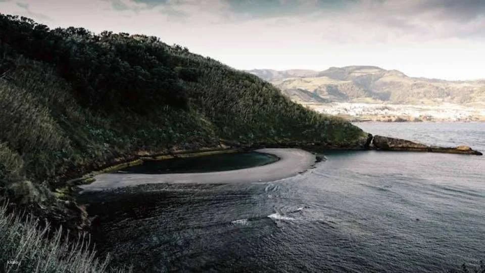 3-hour tour of Vila Franca do Campo's protected nature reserve